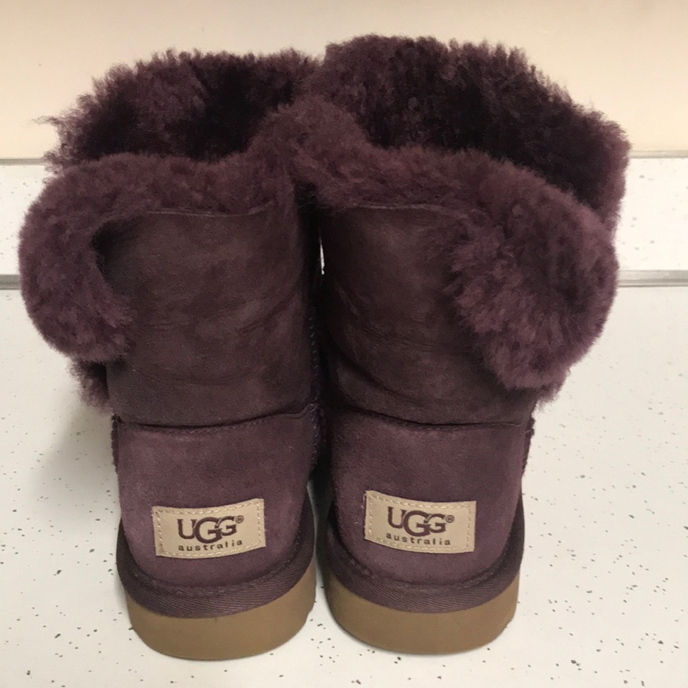 Ugg K Bailey Button - image 2